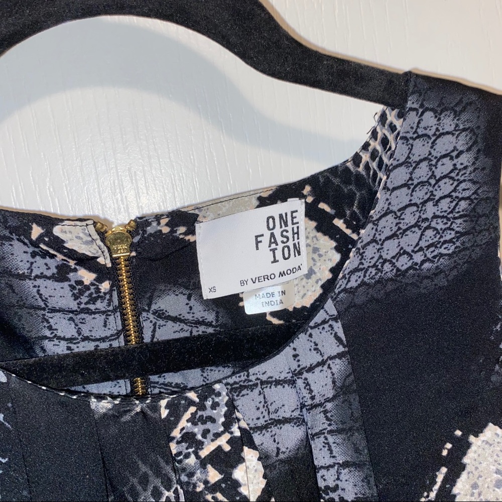 Vera Moda Patterned Tank! - Picture 2 of 4